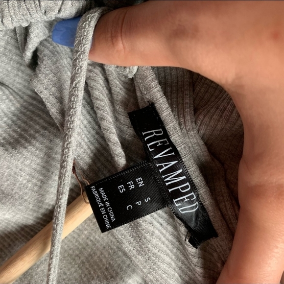 REVAMPED Grey Crop Top Size S - Picture 5 of 6